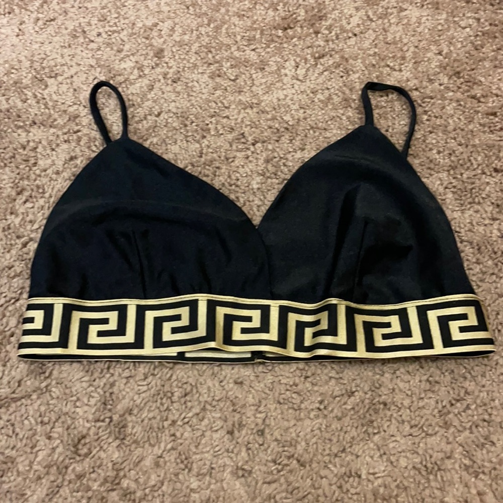 Size small black halter top